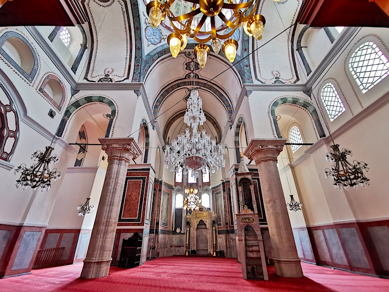 Molla Zeyrek Camii iç mekanı