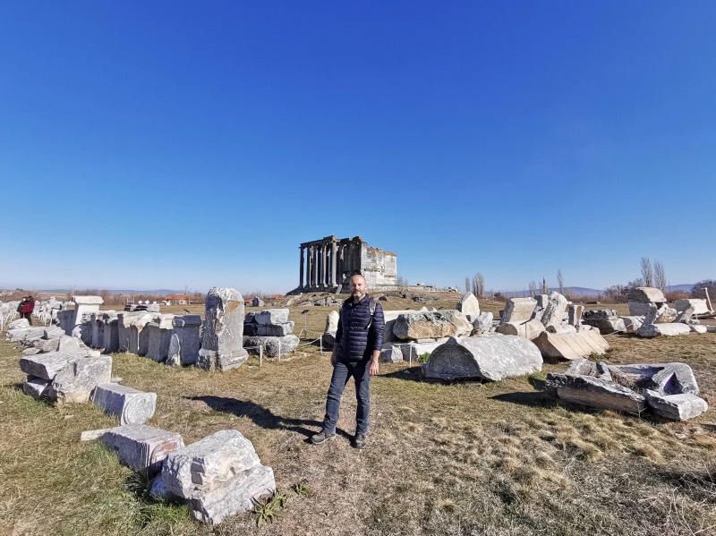 Aizanoi Antik Kenti - Nekropol'den çıkan mezar taşları