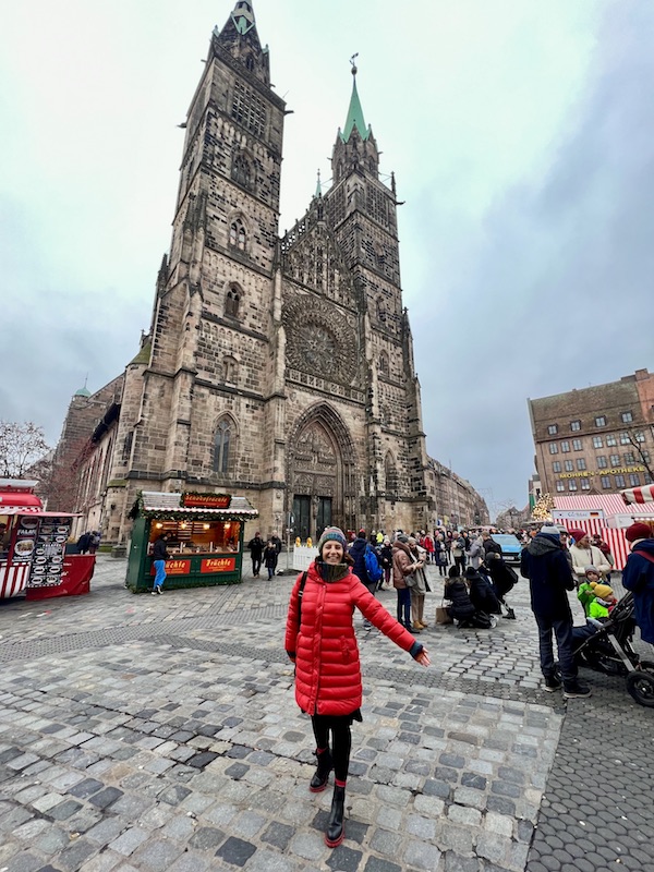 Lorenzkirche ve Meydanı