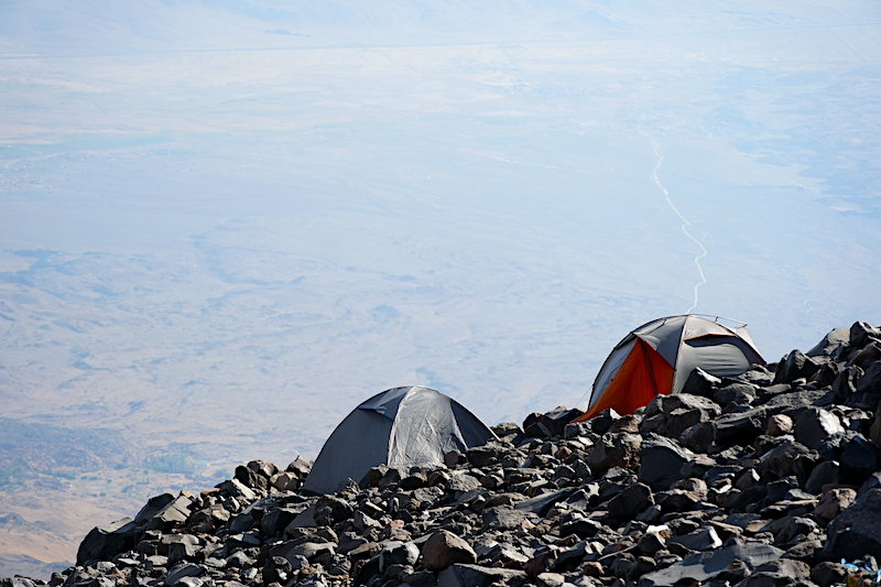 Ağır Dağı 4200 kampında çadırlar